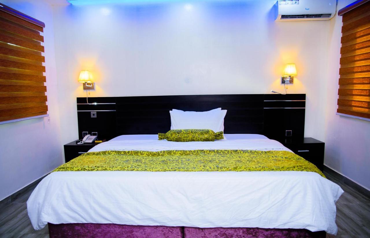 White Vill Hospitality And Homes Ibadan Bagian luar foto